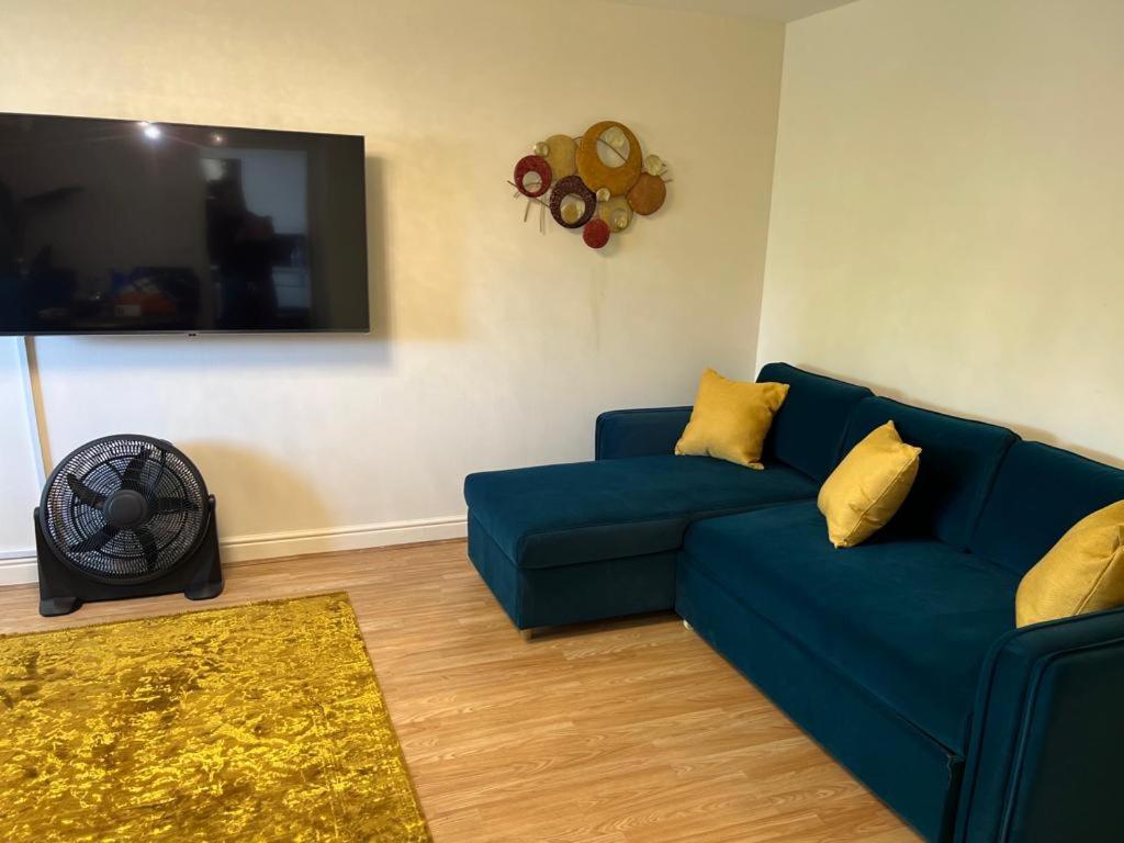 Modern Beautiful Gated Two Bed Apartment Stifford 외부 사진